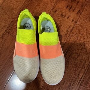 Free People APL Techloom Bliss Trainers Energy Peach Pristine Size 8.5